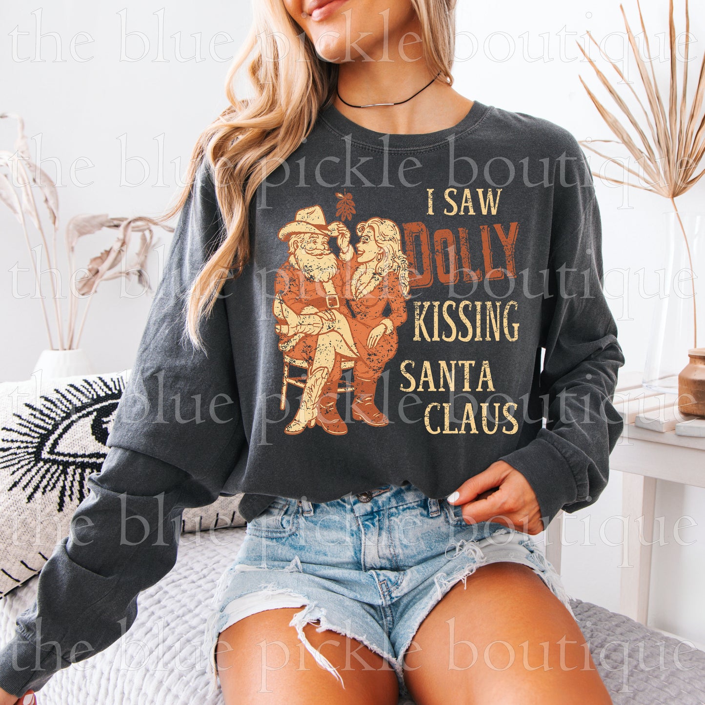 I Saw Dolly Kissing Santa Claus